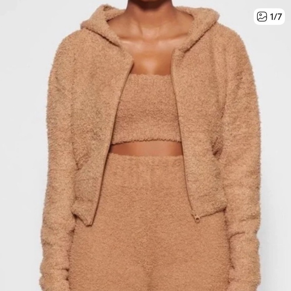 Skims Cozy Knit Zip-Up cropped Hoodie Camel Size Medium